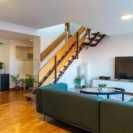 아파트 Pepper Penthouse - Luxurious Duplex Apartment, 50m From The Bacvice Sand Beach